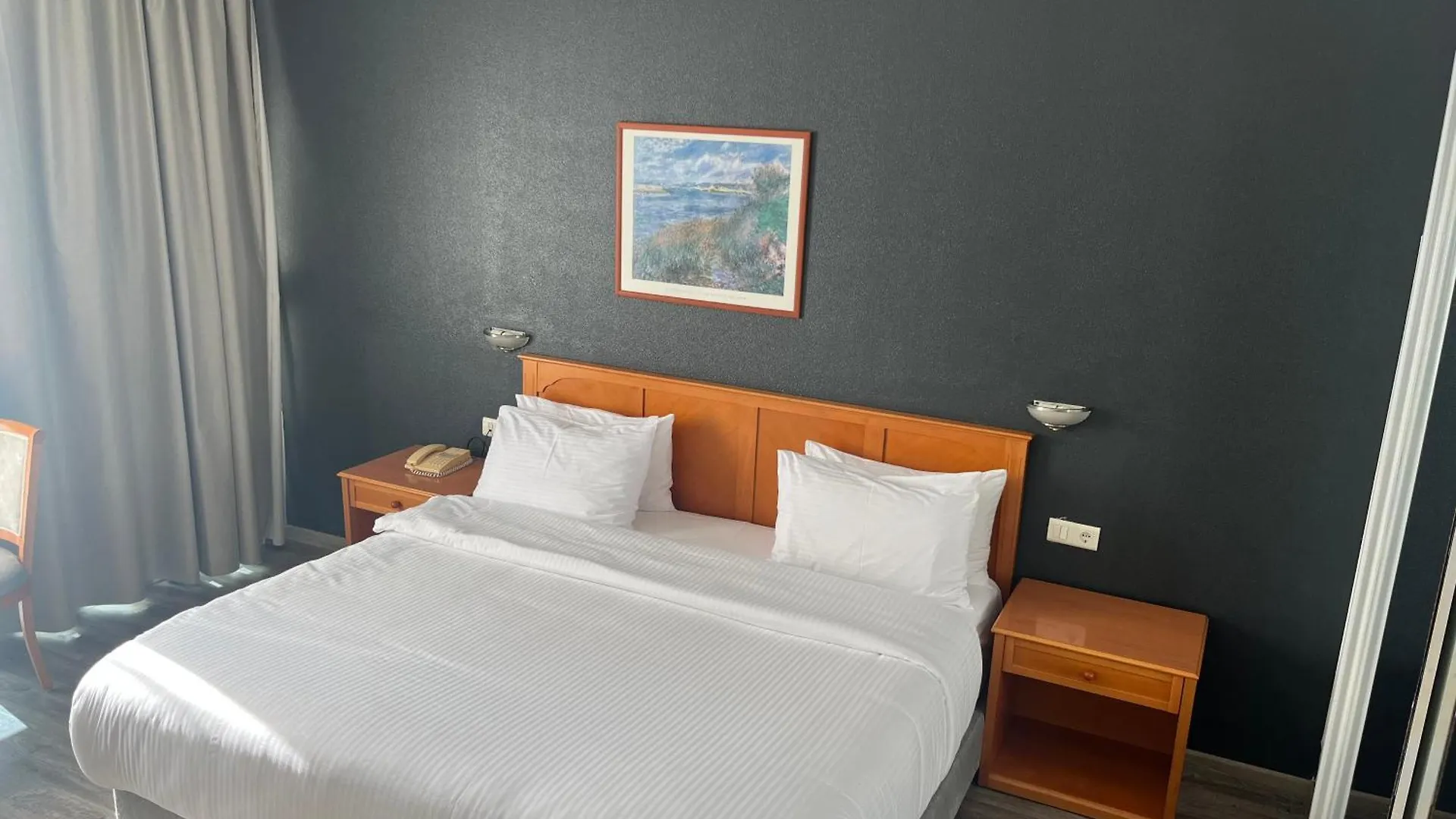 El Sheikh Suites Hotel Beirut 4*,