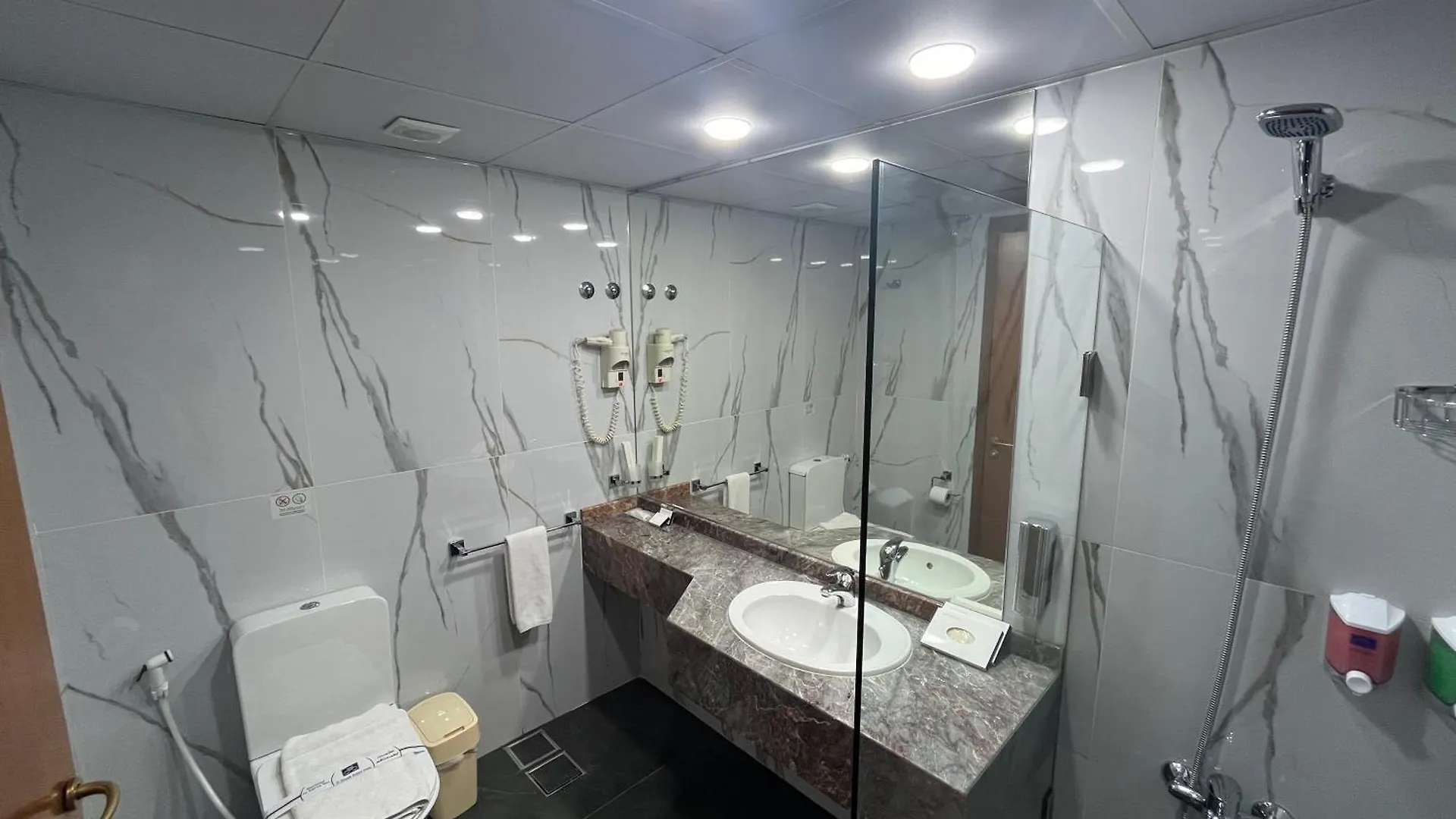 ביירות El Sheikh Suites Hotel
