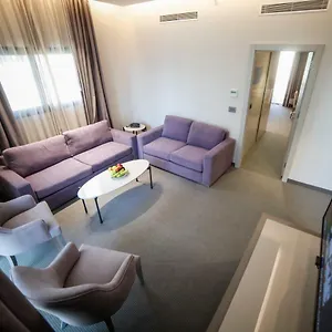 Hotel Rawsheh 51, Beirut